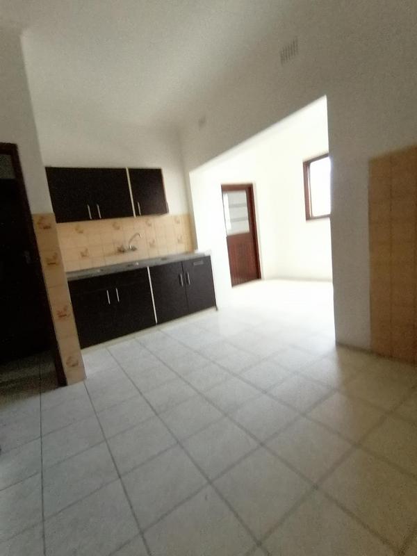 To Let 1 Bedroom Property for Rent in Maitland Western Cape